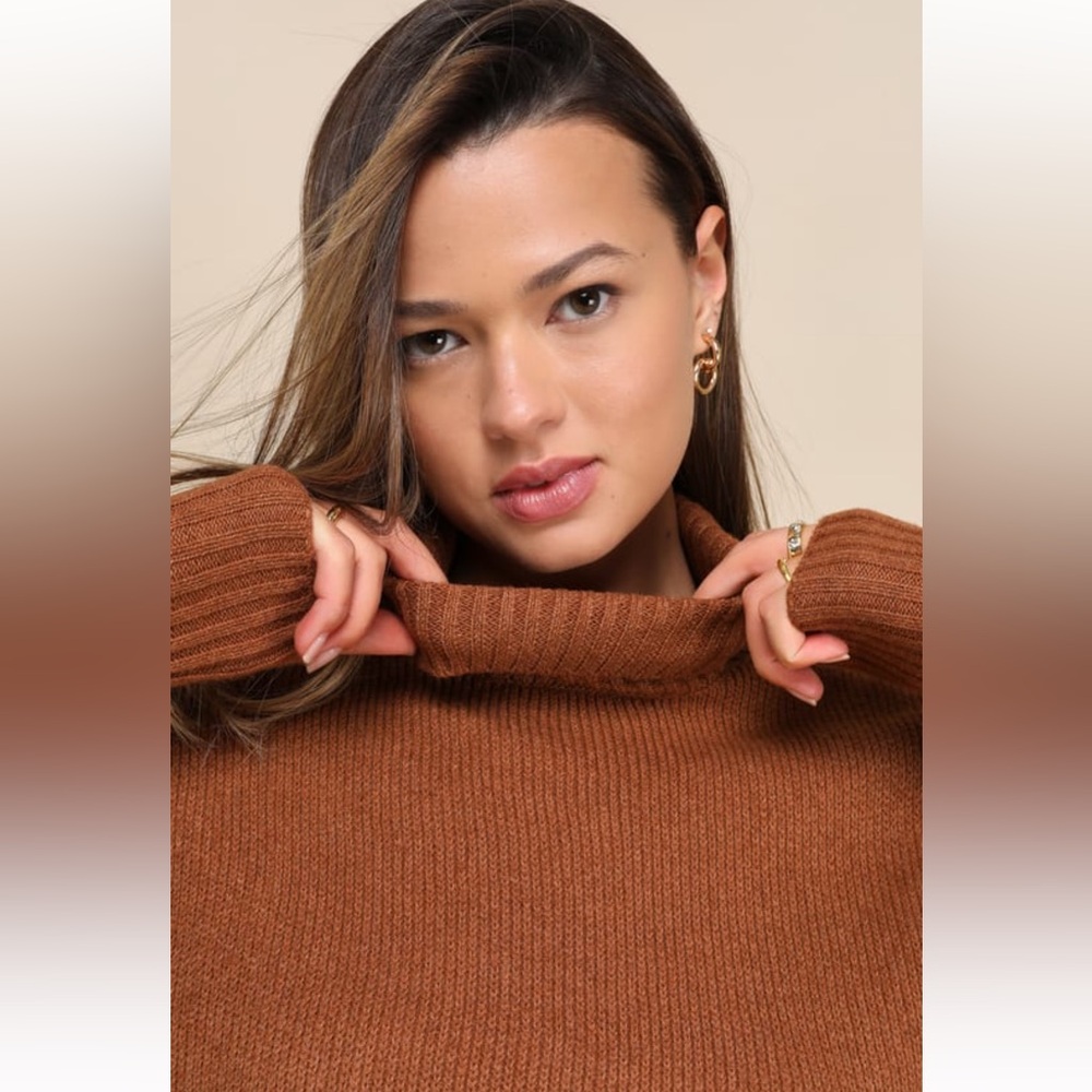 Lulu’s Comfy Intentions Rust Brown Turtleneck Cropped Pullover Sweater Small NWT - Picture 2 of 9